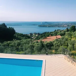 Casa Cecilia, 2 Bedrooms, 1 Bathroom, Lake View, Pool Apartment